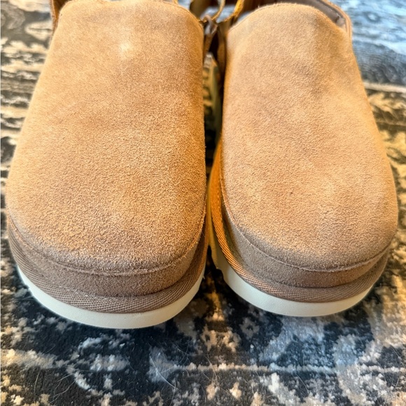 UGG Women’s Tan Suede Slip-On Loafers - Picture 8 of 9
